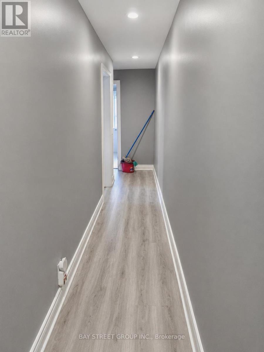 319 Clinton Street, Toronto, Ontario  M6G 2Y7 - Photo 9 - C13462868