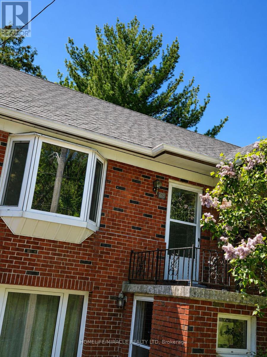 29 CODSELL AVENUE, Toronto, Ontario