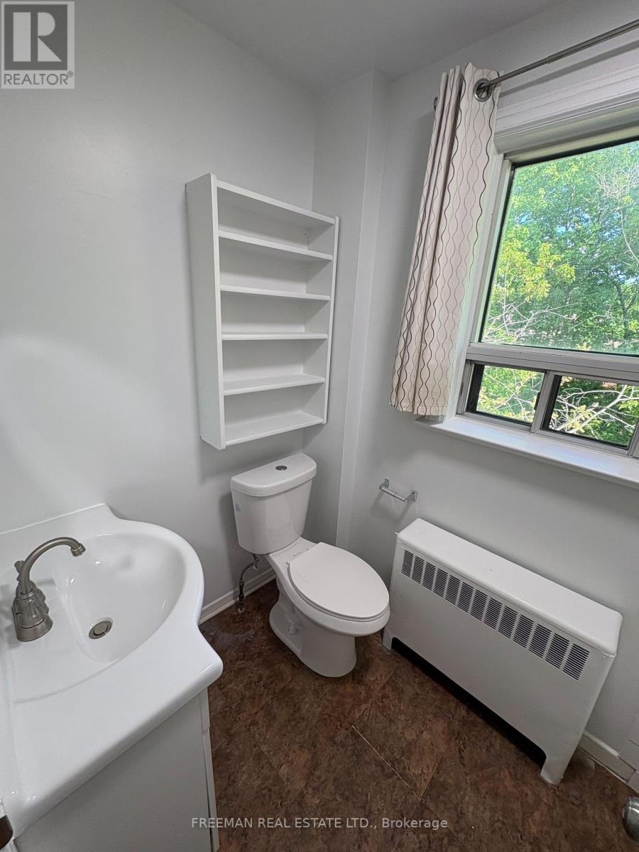 535 Lawrence Avenue W, Toronto, Ontario M6A 1A3 - Photo 11 - C13463080