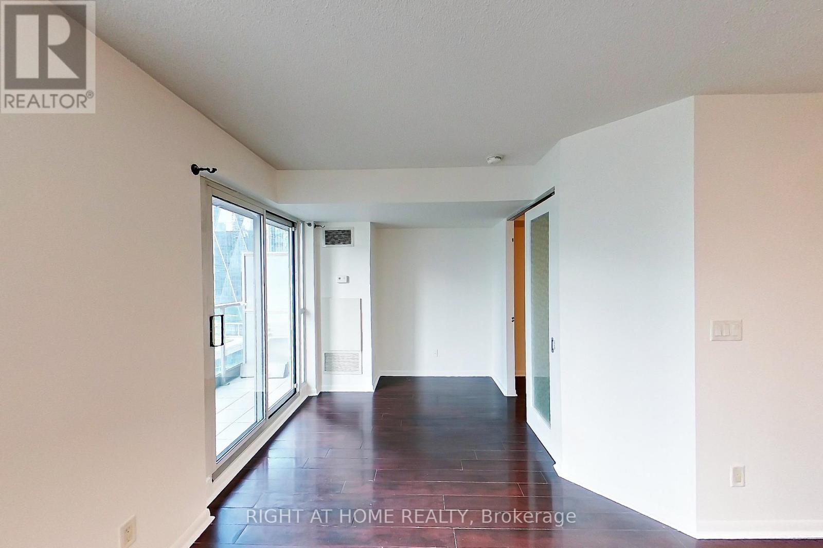 1813 - 18 Yonge Street, Toronto, Ontario M5E 1Z8 - Photo 17 - C13463086