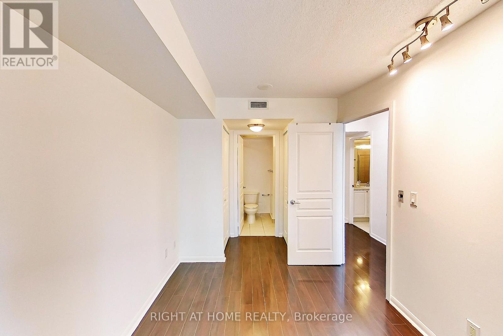 1813 - 18 Yonge Street, Toronto, Ontario M5E 1Z8 - Photo 19 - C13463086