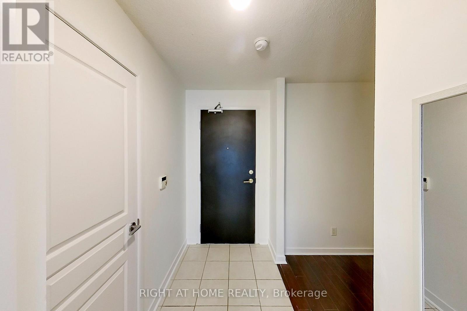1813 - 18 Yonge Street, Toronto, Ontario M5E 1Z8 - Photo 4 - C13463086