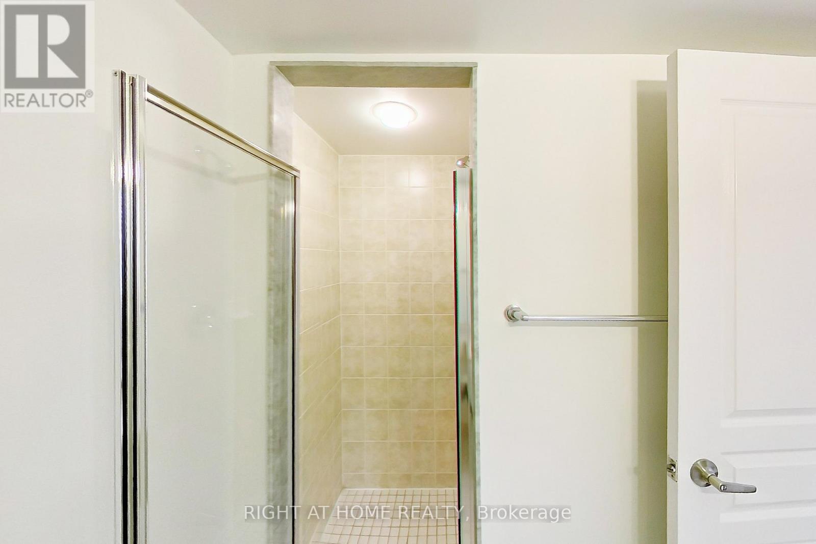 1813 - 18 Yonge Street, Toronto, Ontario M5E 1Z8 - Photo 8 - C13463086