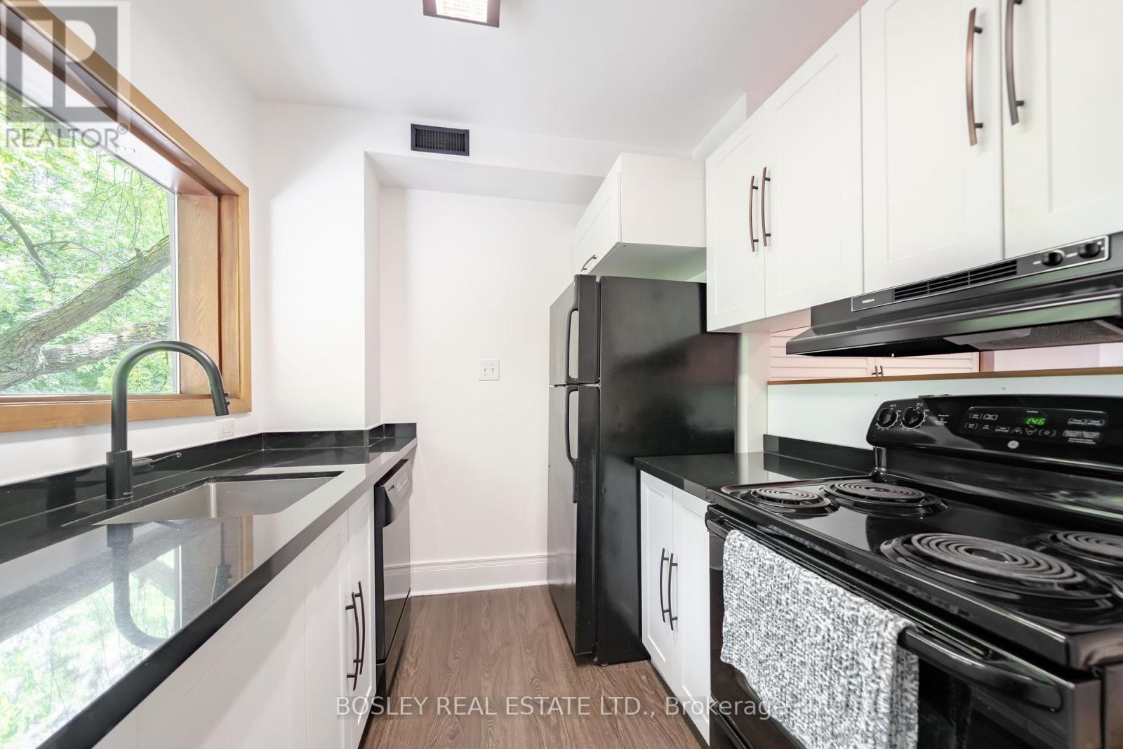 123 Hamilton Street, Toronto, Ontario  M4M 2C7 - Photo 8 - E13462958
