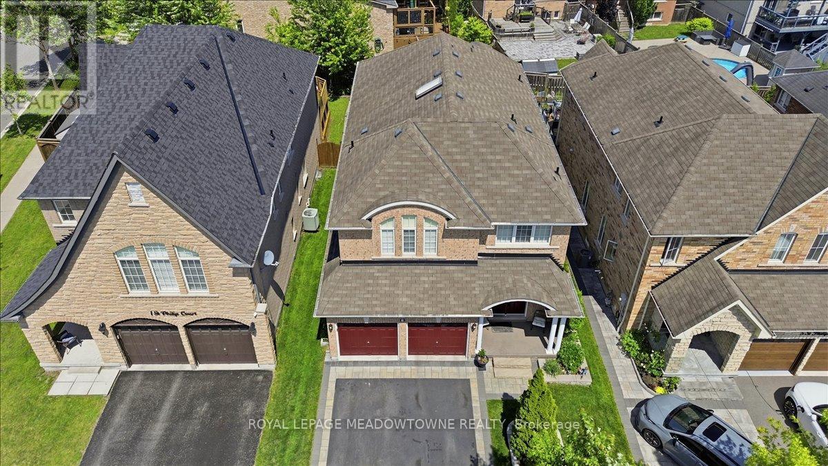 3 St Phillip Court, Whitby, Ontario  L1P 0A5 - Photo 2 - E13463038