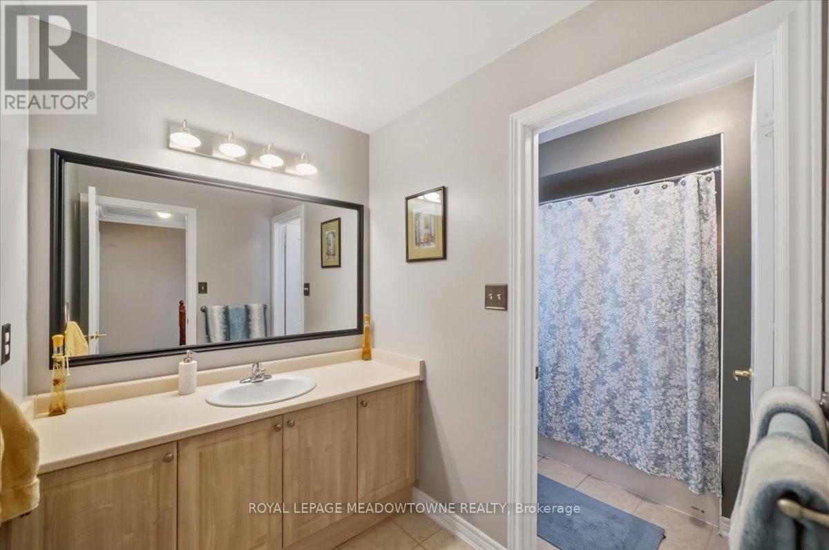 3 St Phillip Court, Whitby, Ontario  L1P 0A5 - Photo 33 - E13463038