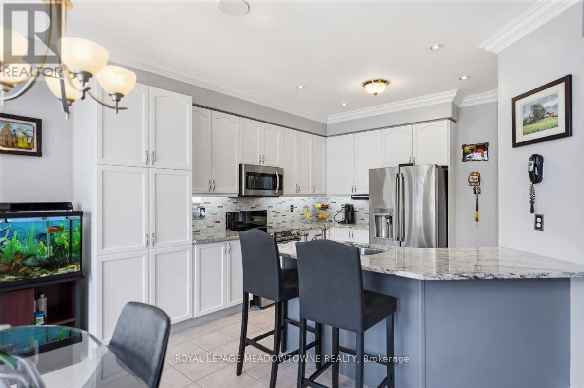 3 St Phillip Court, Whitby, Ontario  L1P 0A5 - Photo 8 - E13463038