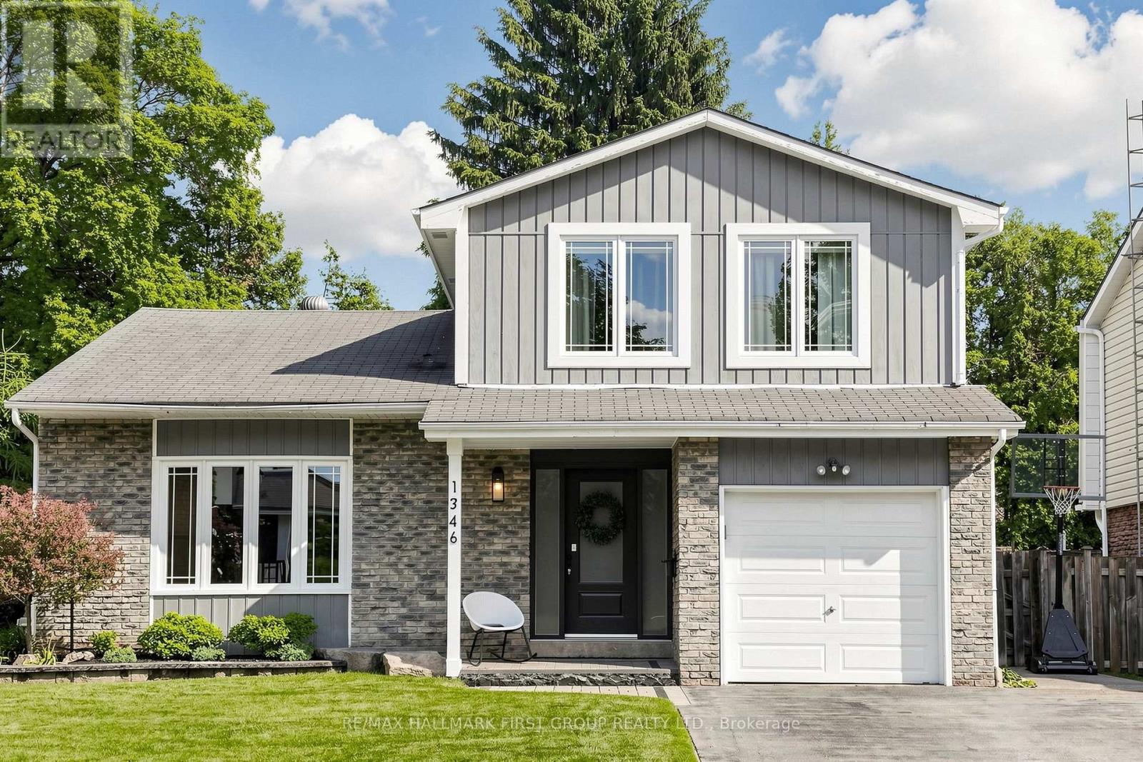 1746 BRONTE SQUARE, Pickering, Ontario
