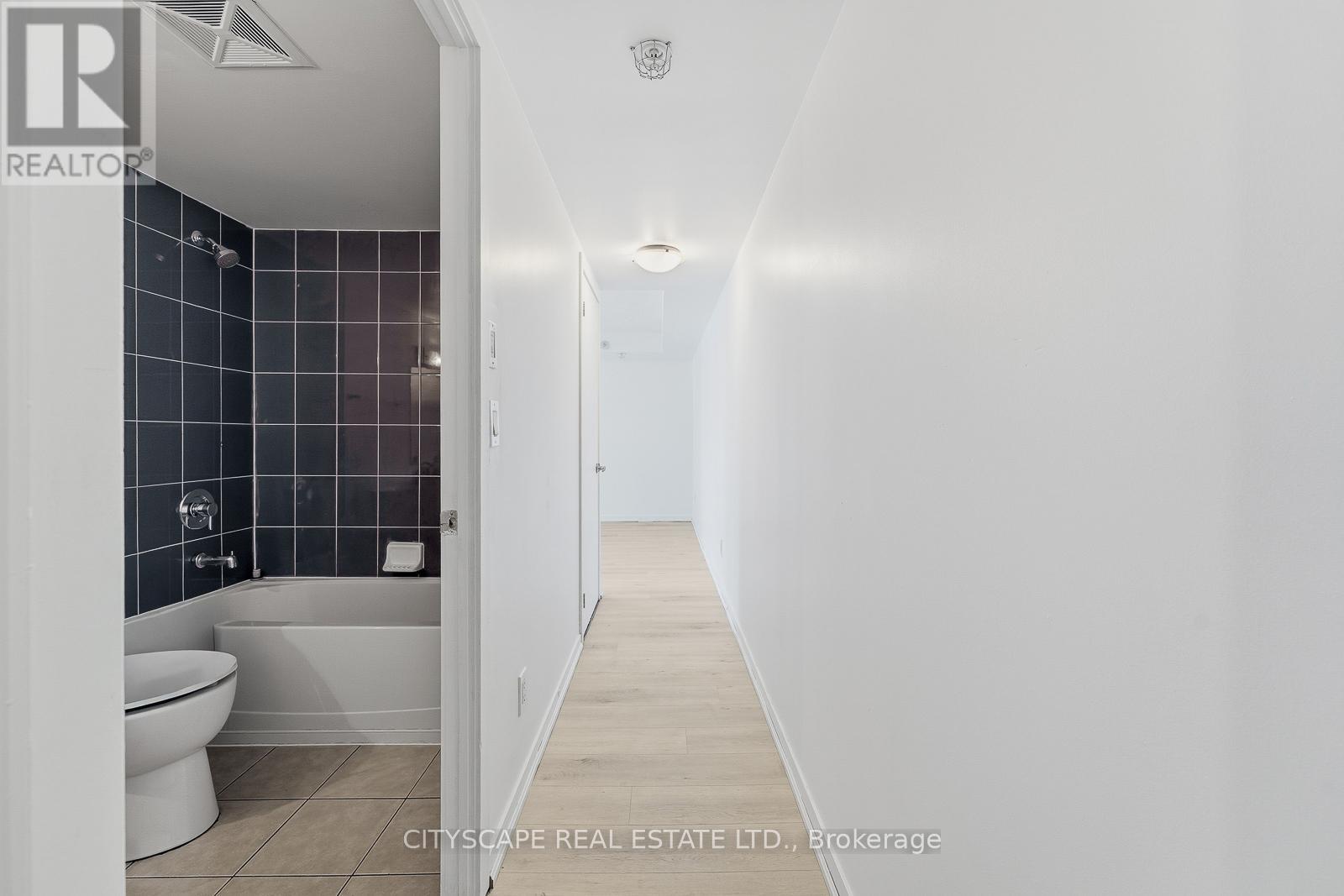 211 - 20 Joe Shuster Way, Toronto, Ontario  M6K 0A3 - Photo 14 - C13461538