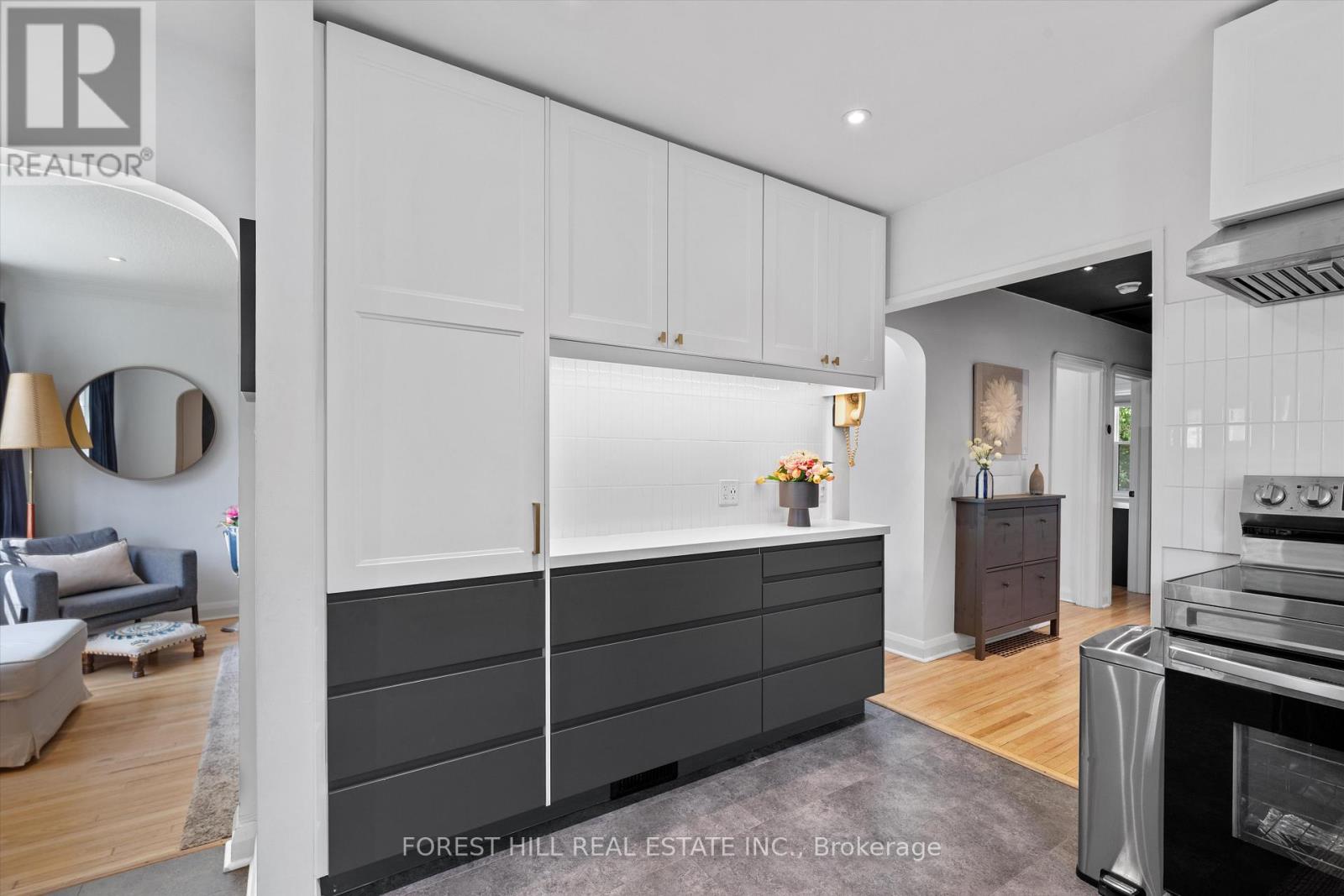 6 Barrett Road, Toronto, Ontario  M4B 1V9 - Photo 7 - E13462688