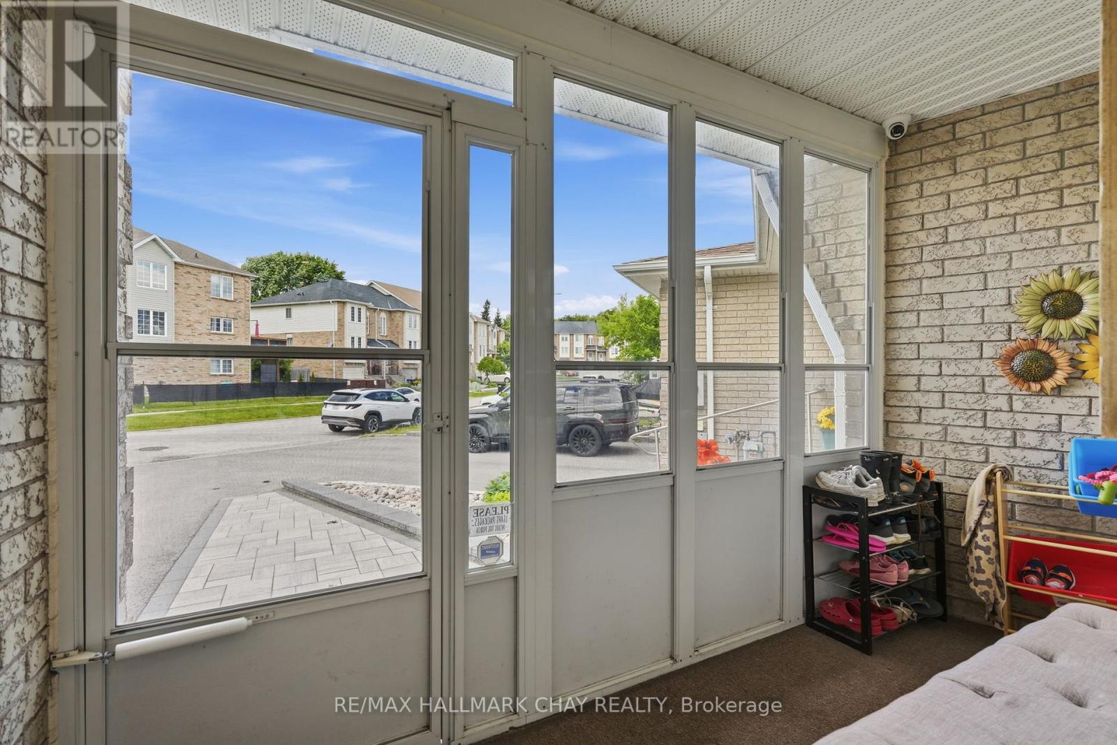29 Natale Court, Bradford West Gwillimbury, Ontario  L3Z 3J3 - Photo 5 - N13462866