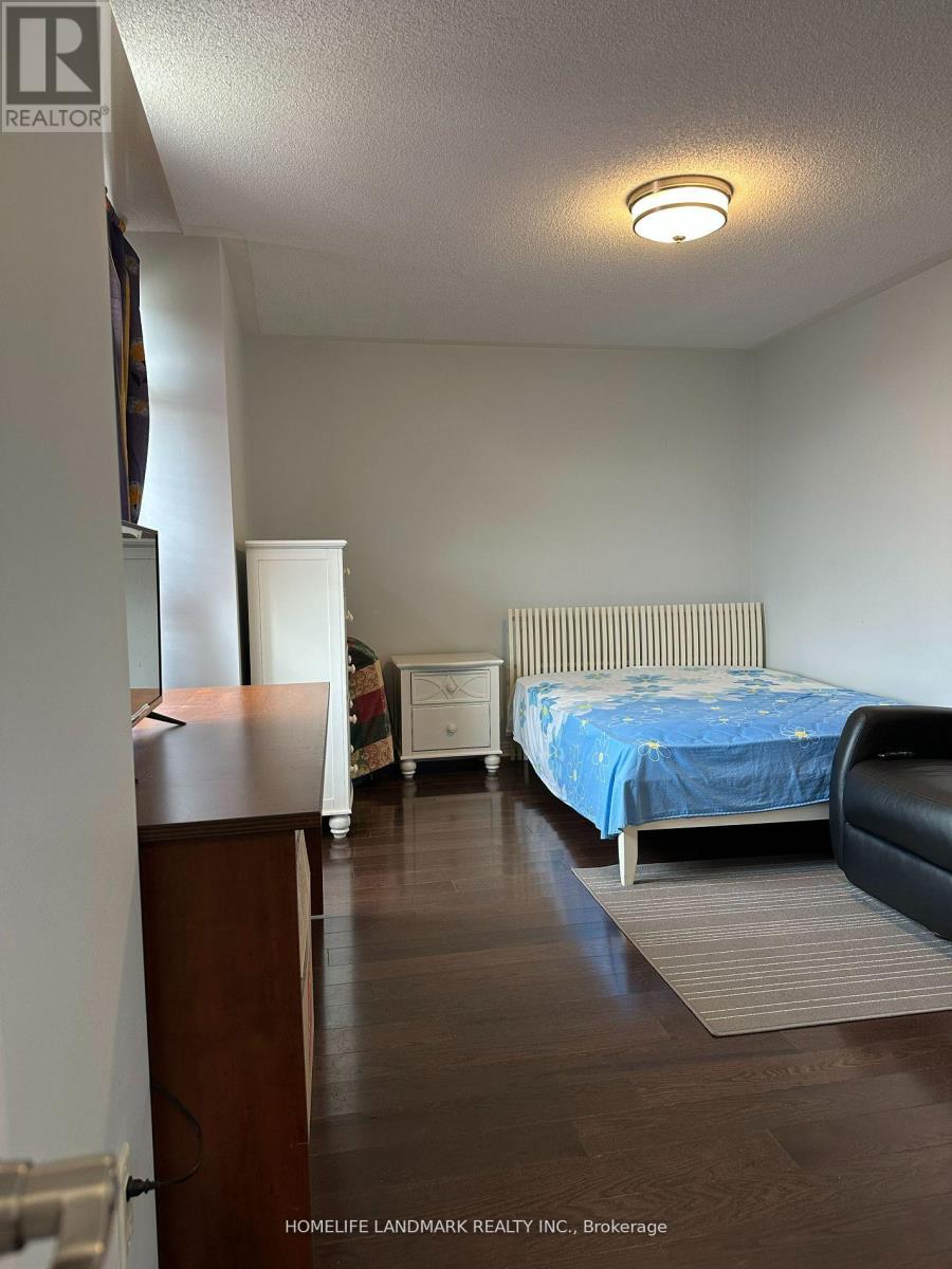 55 Moss Creek Boulevard E, Markham, Ontario  L6C 2V5 - Photo 15 - N13462880