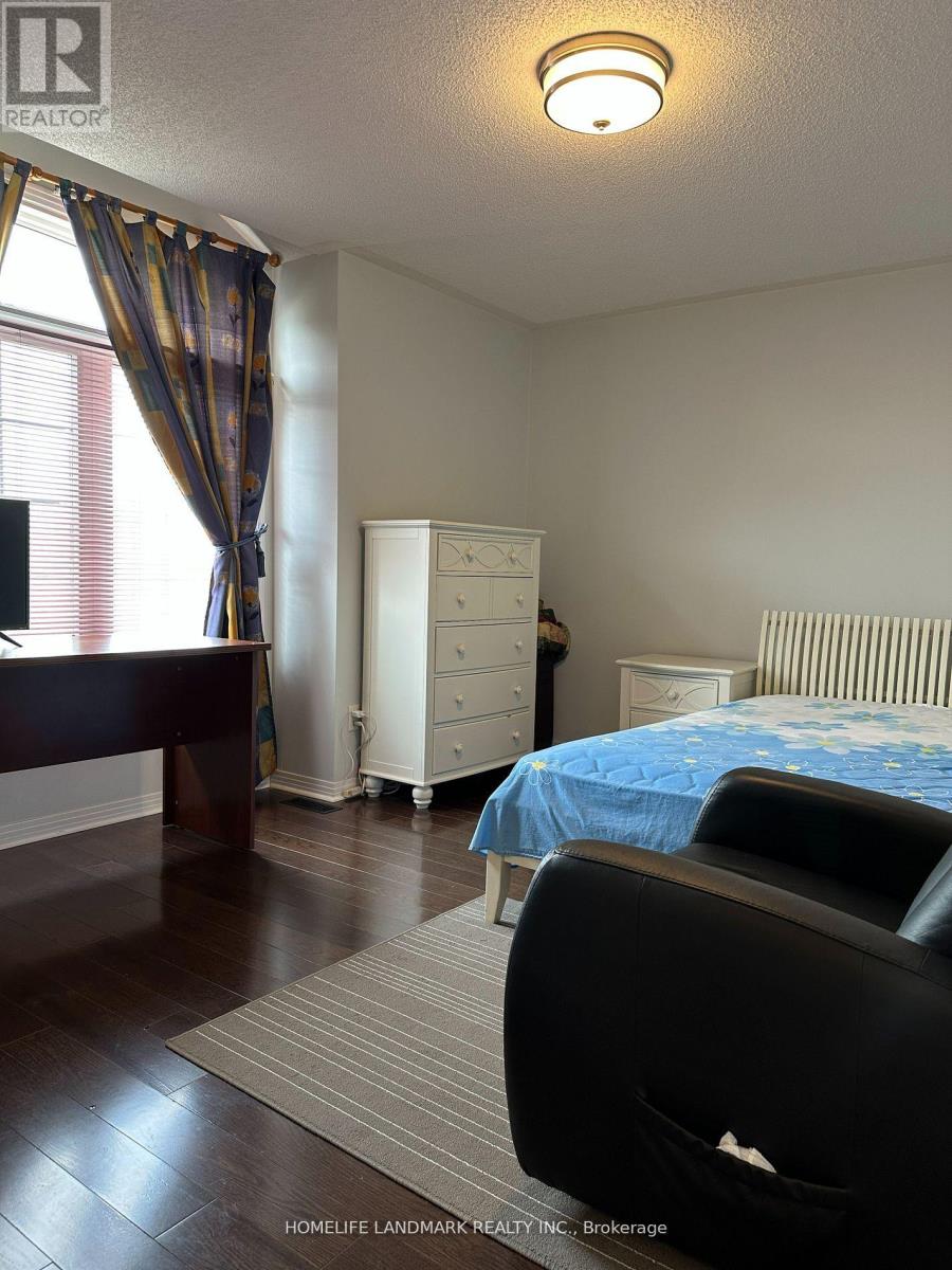 55 Moss Creek Boulevard E, Markham, Ontario  L6C 2V5 - Photo 16 - N13462880