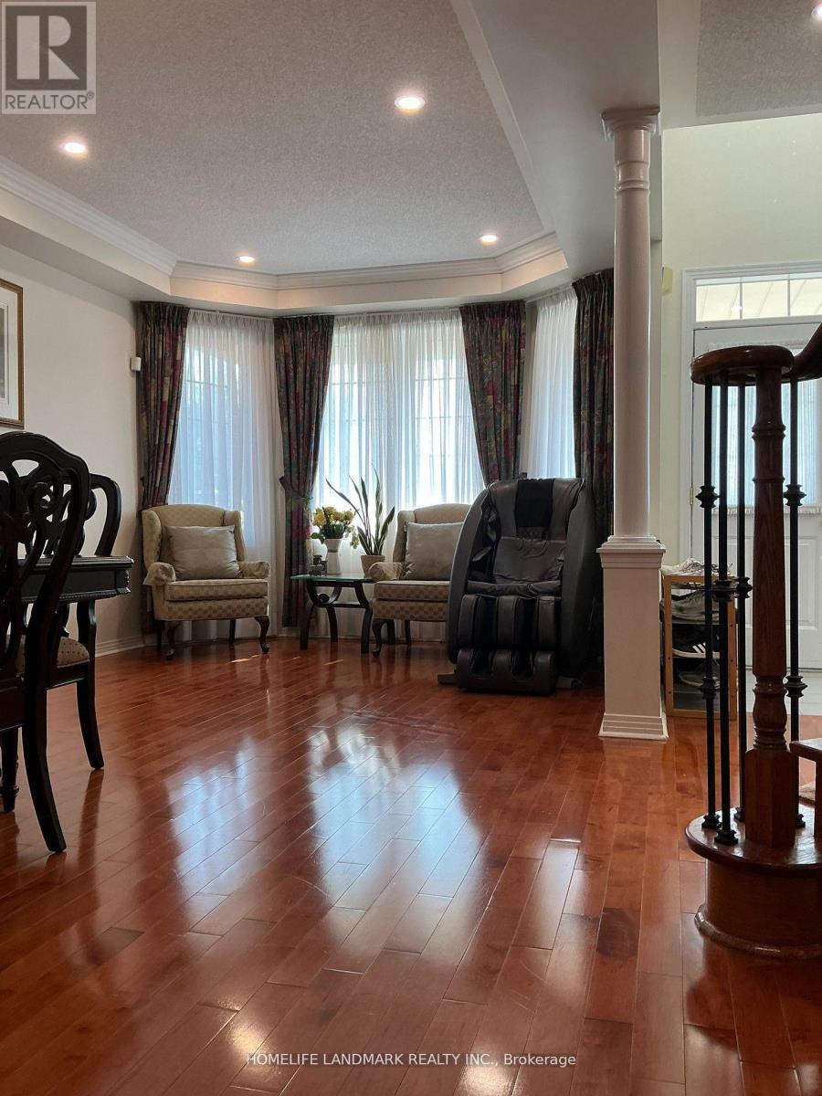 55 Moss Creek Boulevard E, Markham, Ontario  L6C 2V5 - Photo 3 - N13462880