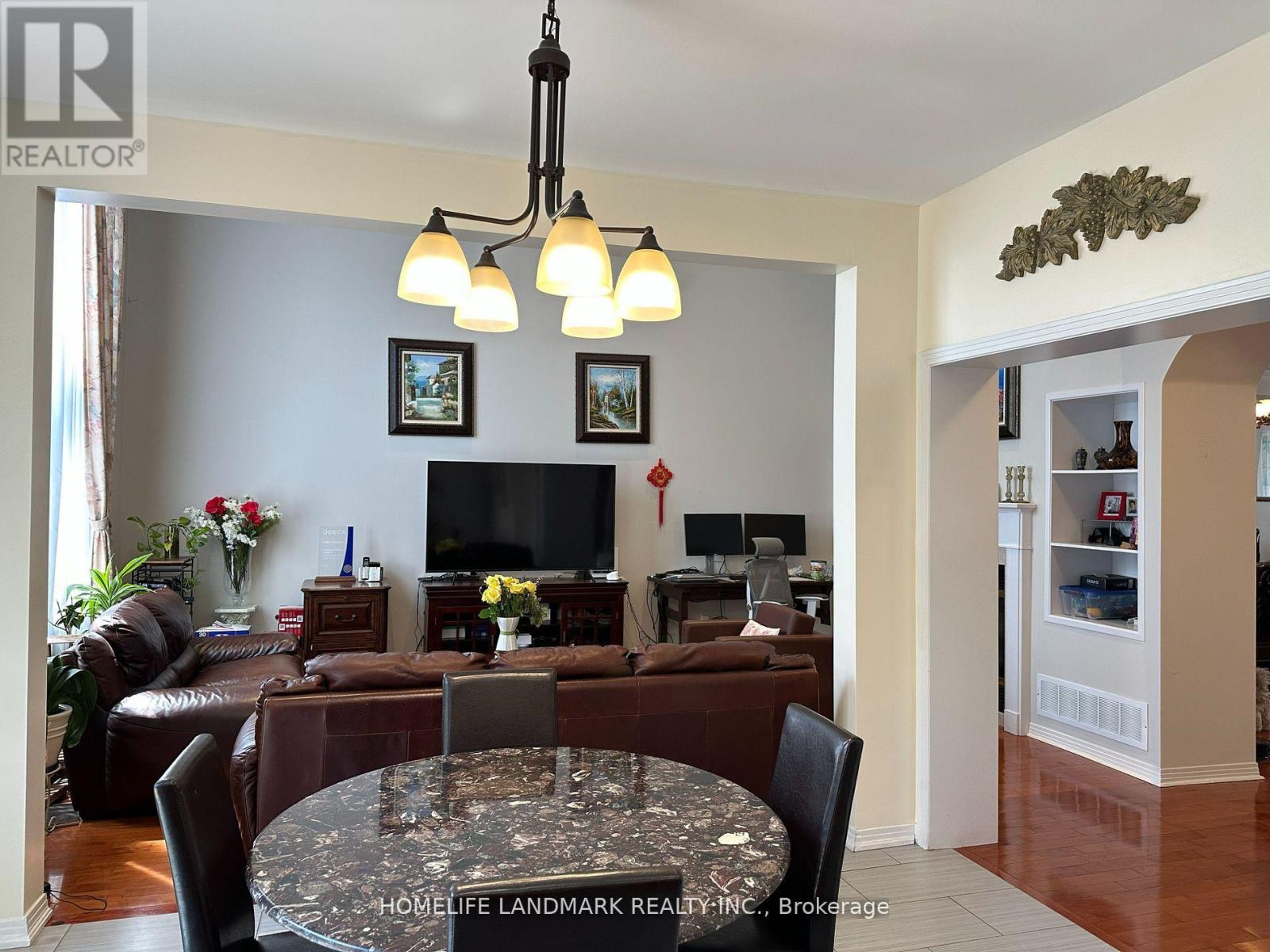 55 Moss Creek Boulevard E, Markham, Ontario  L6C 2V5 - Photo 4 - N13462880