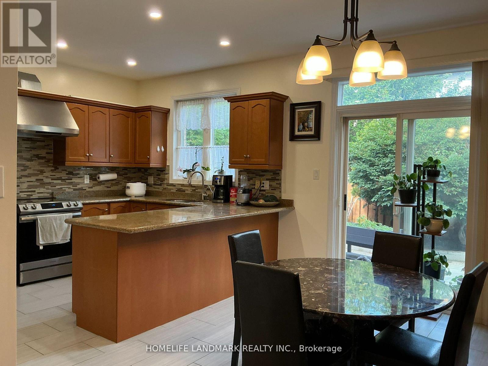 55 Moss Creek Boulevard E, Markham, Ontario  L6C 2V5 - Photo 7 - N13462880