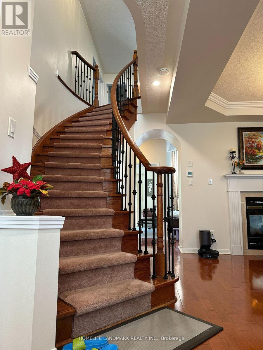 55 Moss Creek Boulevard E, Markham, Ontario  L6C 2V5 - Photo 9 - N13462880