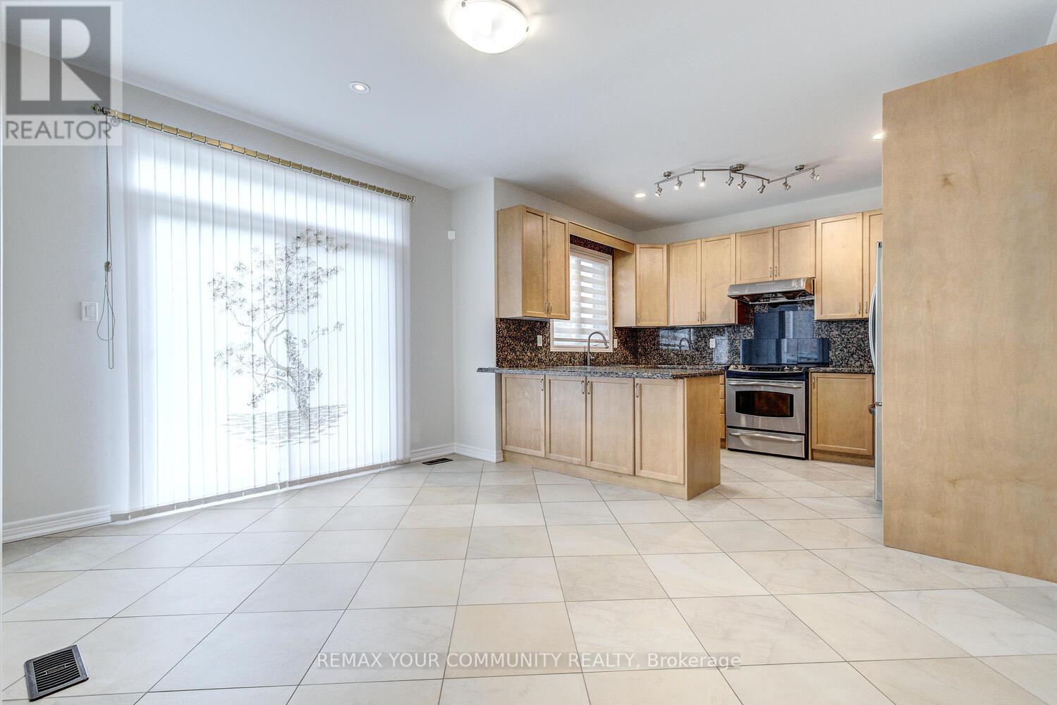 76 Ivy Glen Drive, Vaughan (Patterson), Ontario  L6A 0P2 - Photo 12 - N13462936