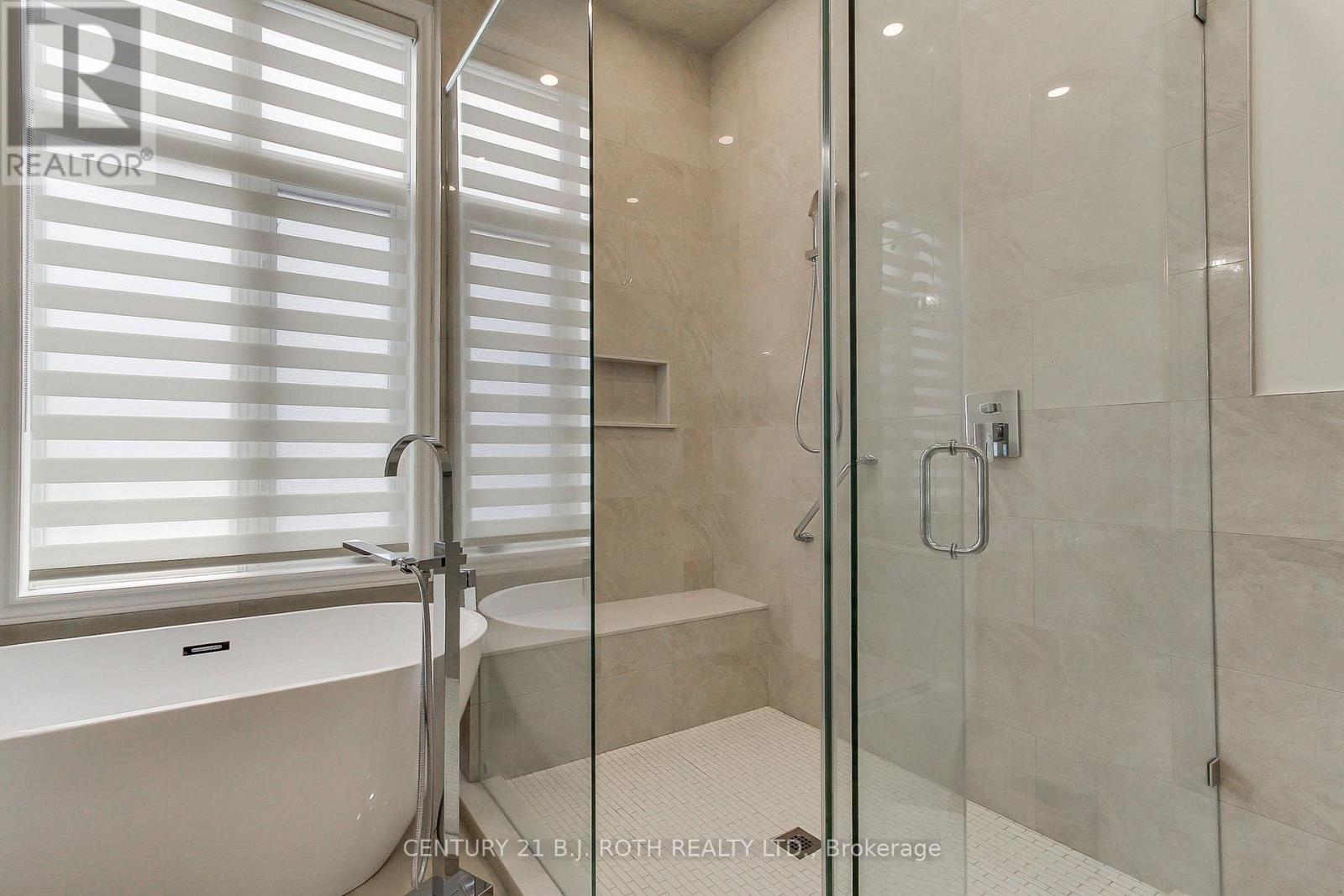 28 Poplar Drive, Richmond Hill, Ontario  L4E 2Y4 - Photo 16 - N13462994