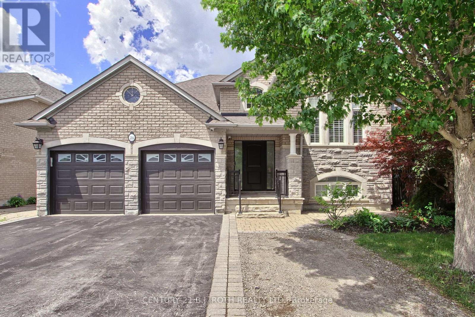 28 Poplar Drive, Richmond Hill, Ontario  L4E 2Y4 - Photo 2 - N13462994