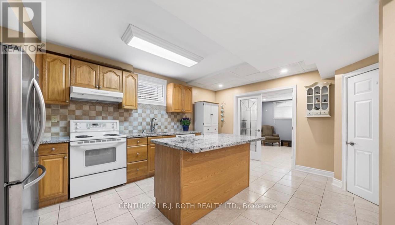 28 Poplar Drive, Richmond Hill, Ontario  L4E 2Y4 - Photo 23 - N13462994