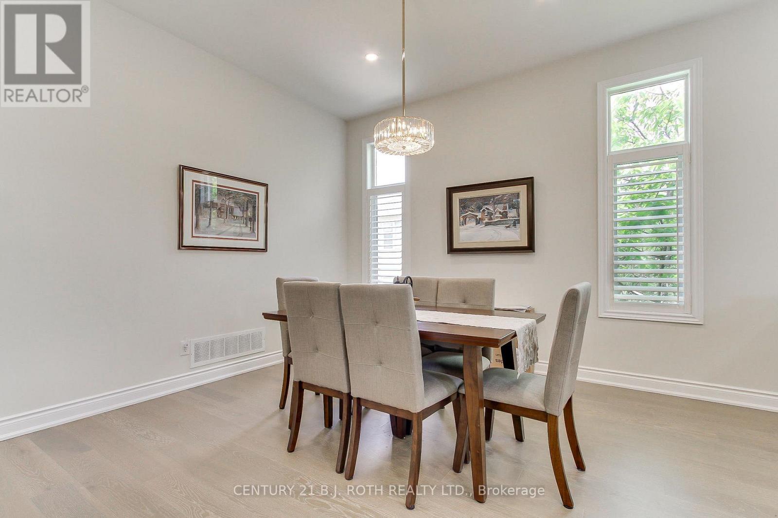 28 Poplar Drive, Richmond Hill, Ontario  L4E 2Y4 - Photo 8 - N13462994