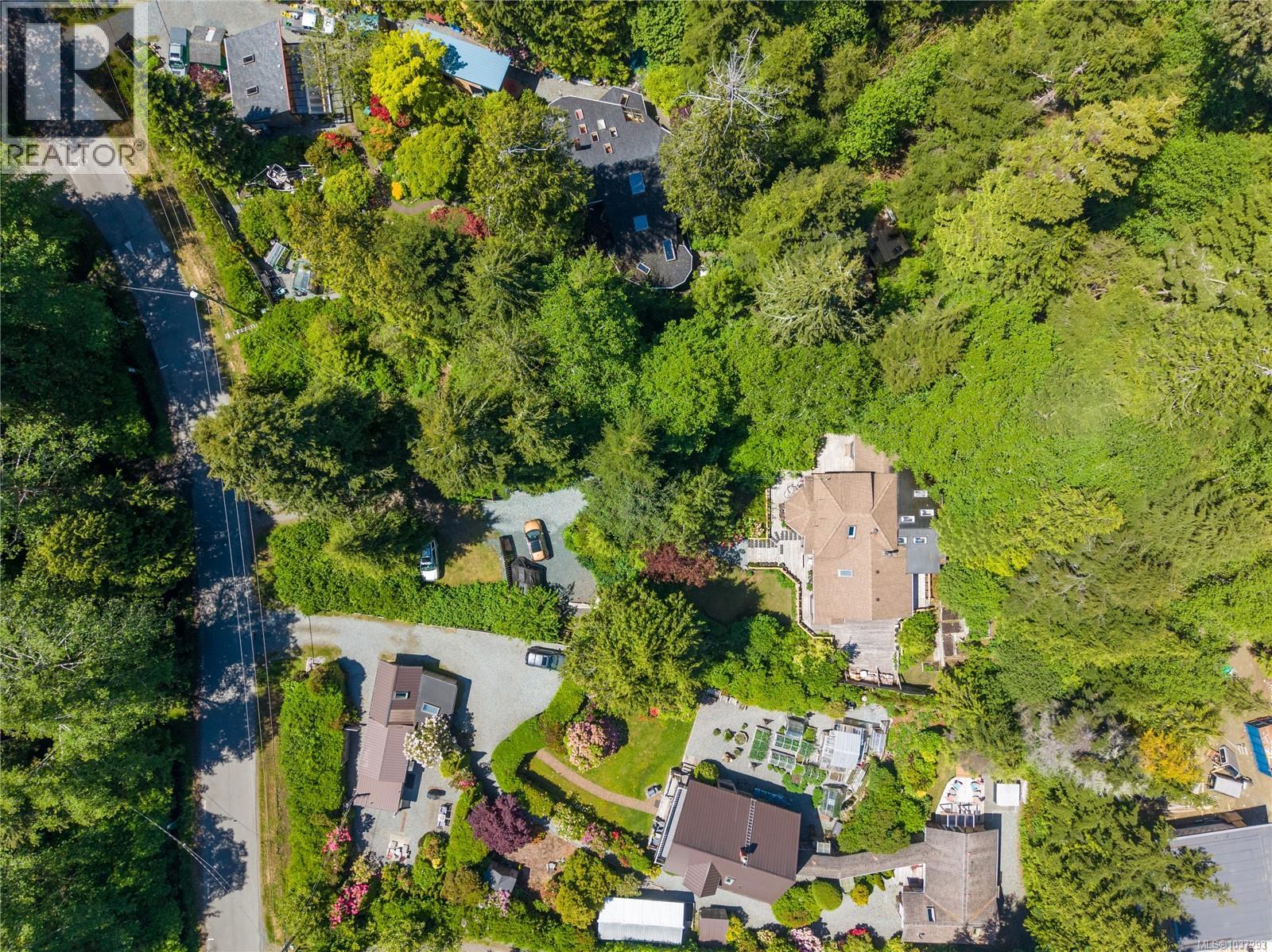 1334 Chesterman Beach Rd, Tofino, British Columbia  V0R 2Z0 - Photo 29 - 1037293