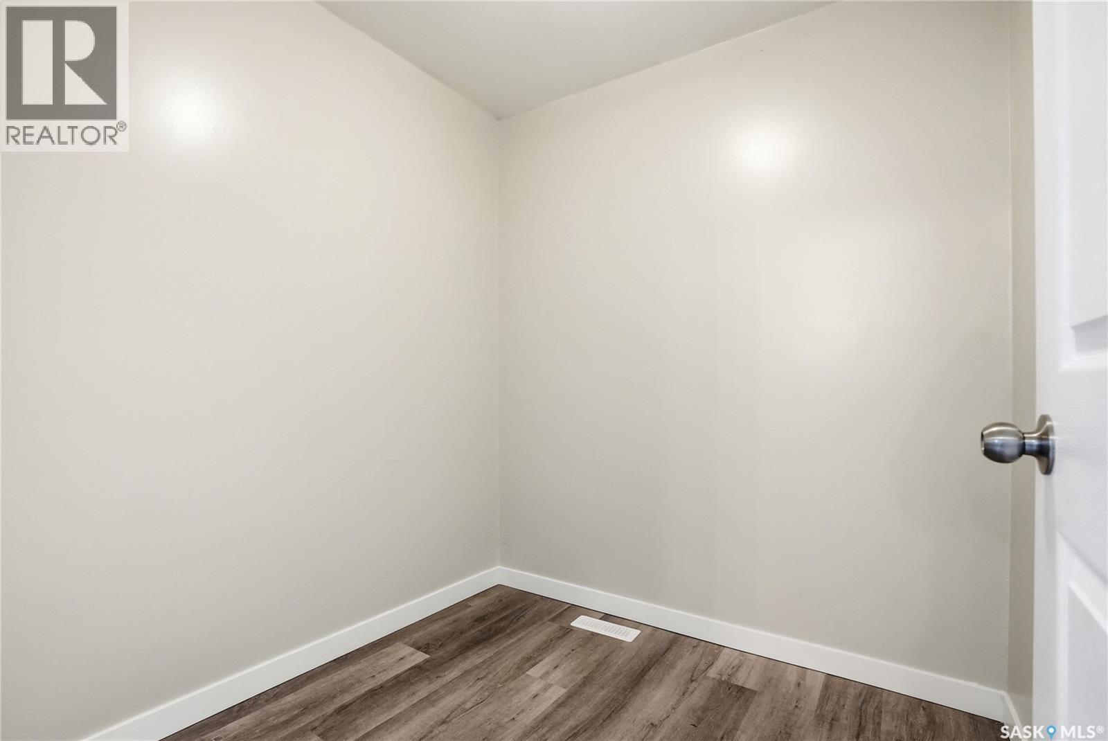 211 N Avenue S, Saskatoon, Saskatchewan  S7M 2N1 - Photo 7 - SK039769