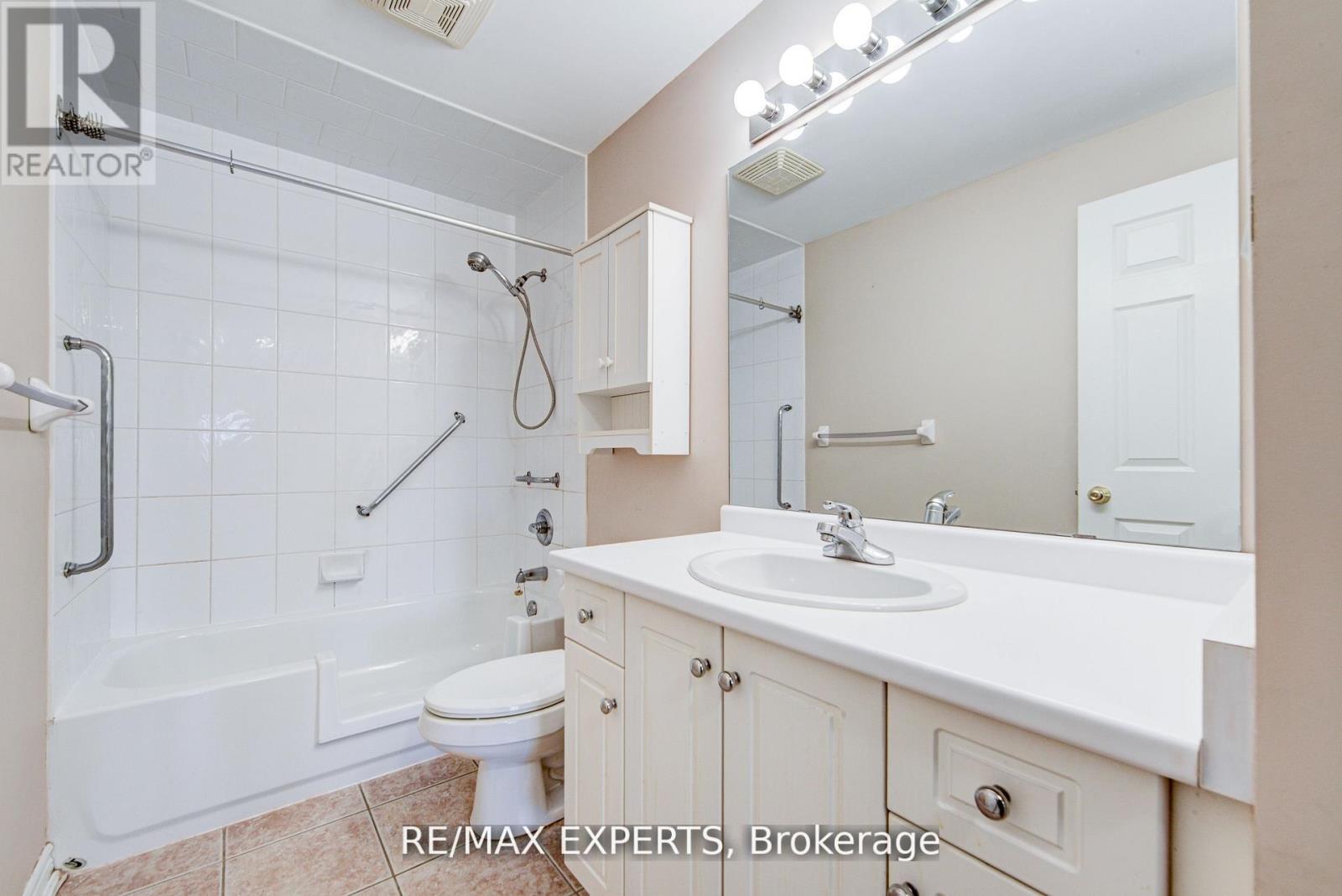 102 - 391 Plains Road E, Burlington, Ontario  L7T 4M2 - Photo 32 - W13462778
