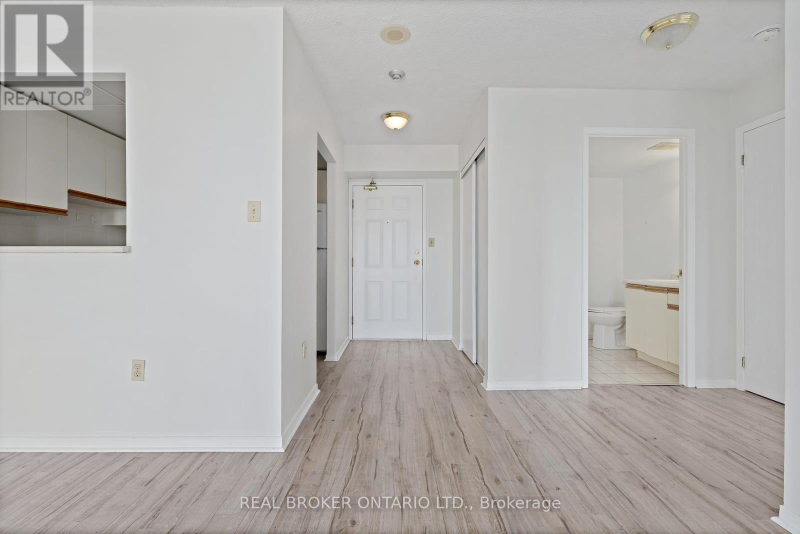 705 - 20 Mcfarlane Drive, Halton Hills, Ontario  L7G 5J8 - Photo 3 - W13462782