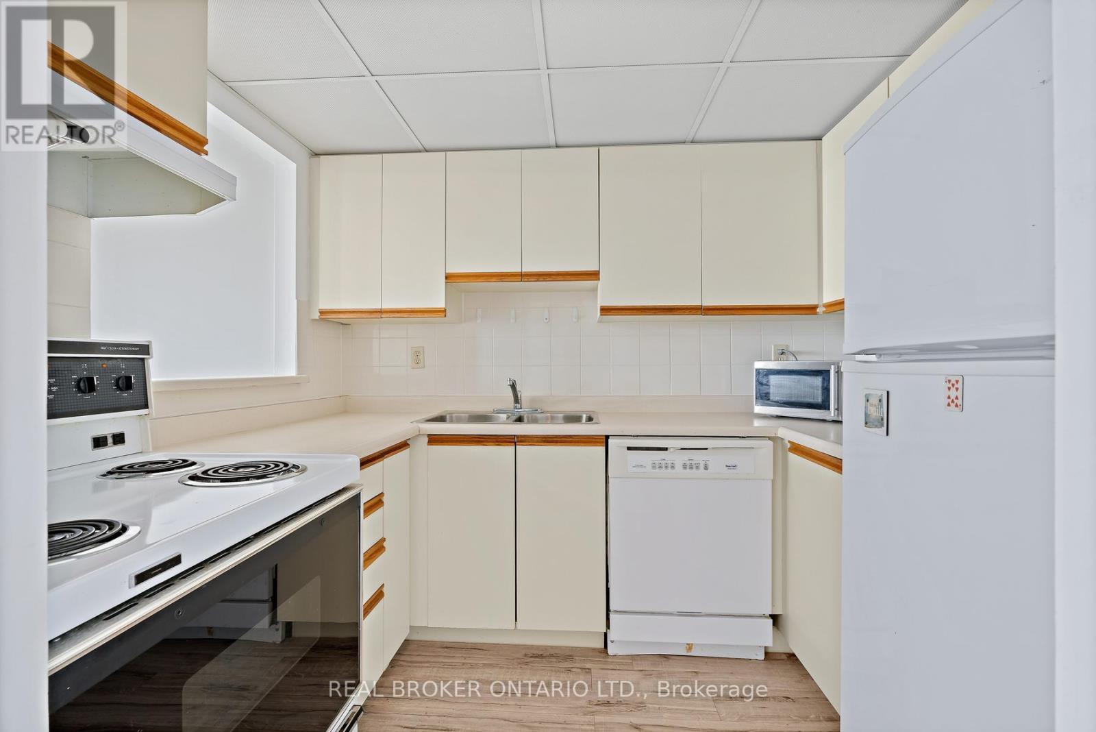 705 - 20 Mcfarlane Drive, Halton Hills, Ontario  L7G 5J8 - Photo 8 - W13462782