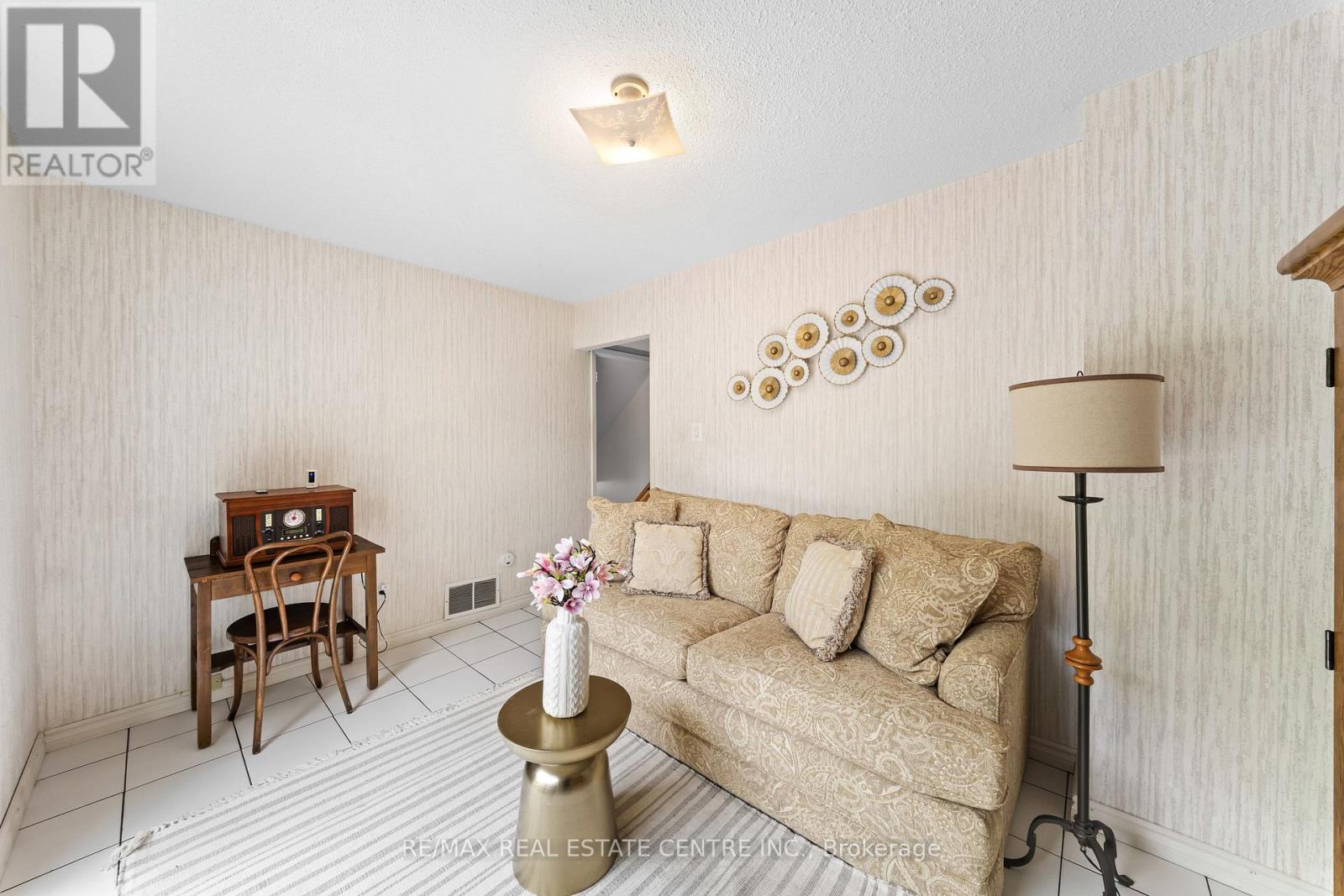 39 Grassmere Crescent, Brampton, Ontario  L6S 1C9 - Photo 10 - W13462810