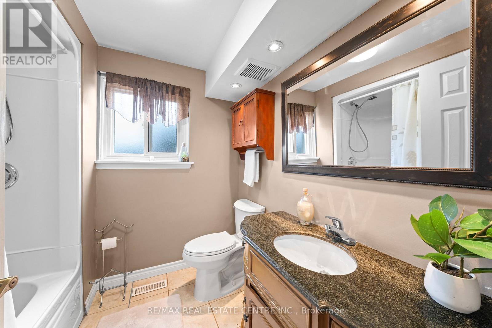 39 Grassmere Crescent, Brampton, Ontario  L6S 1C9 - Photo 29 - W13462810