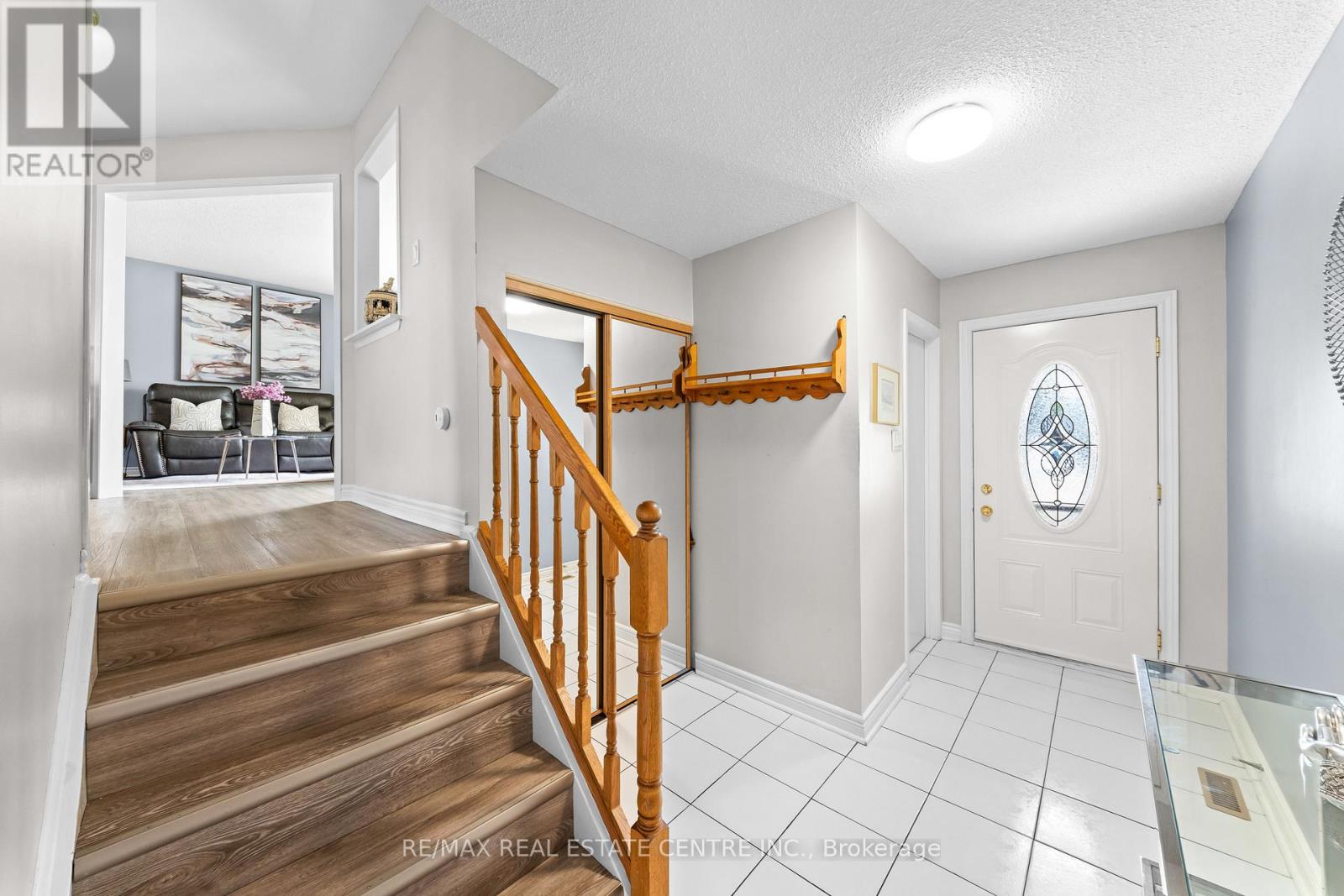 39 Grassmere Crescent, Brampton, Ontario  L6S 1C9 - Photo 6 - W13462810