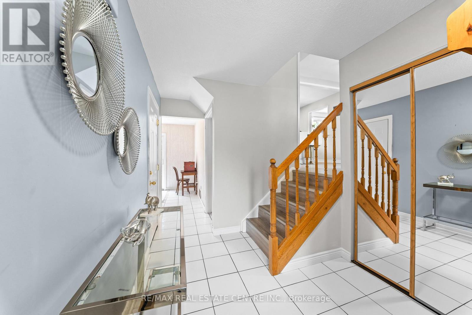 39 Grassmere Crescent, Brampton, Ontario  L6S 1C9 - Photo 7 - W13462810