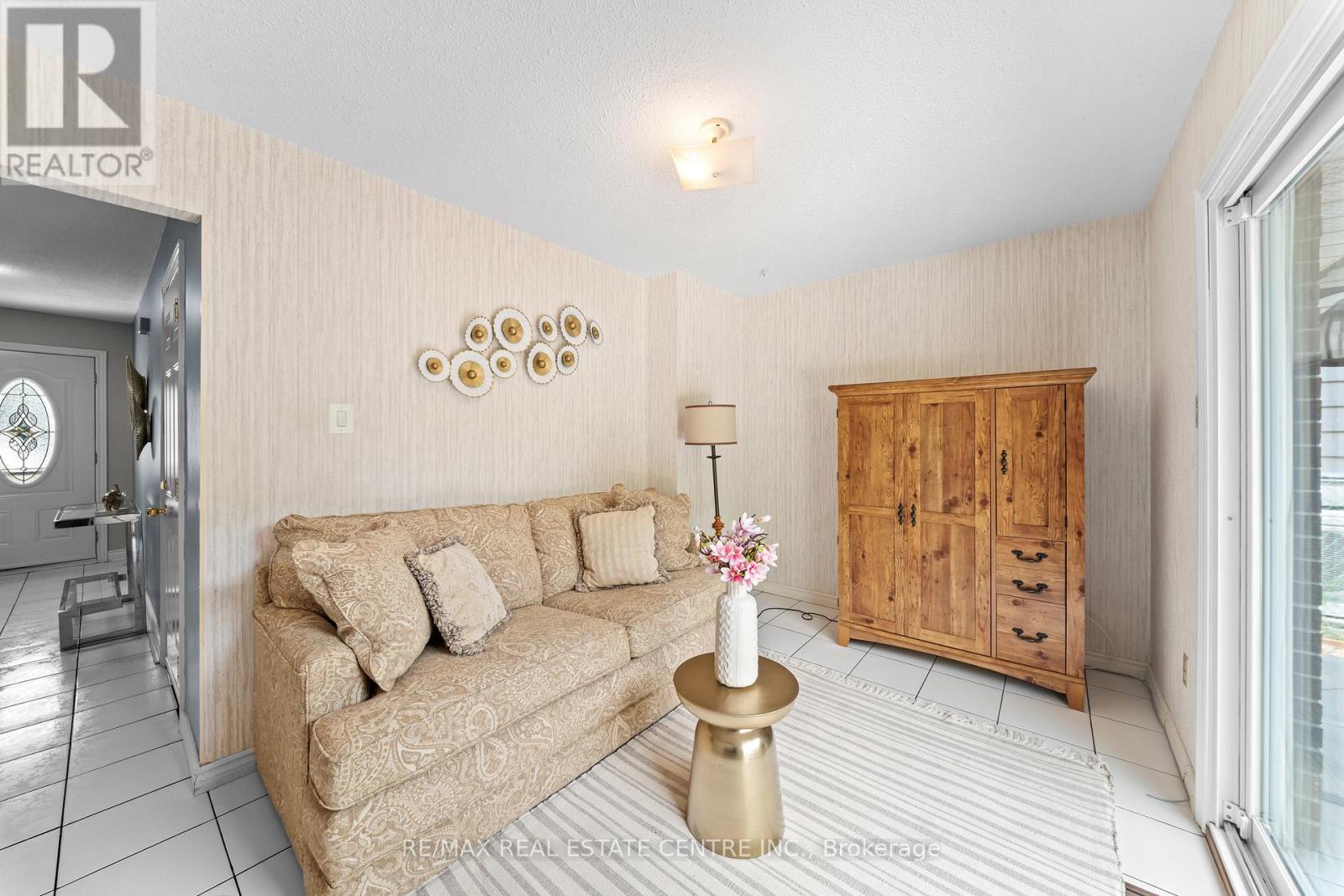 39 Grassmere Crescent, Brampton, Ontario  L6S 1C9 - Photo 9 - W13462810