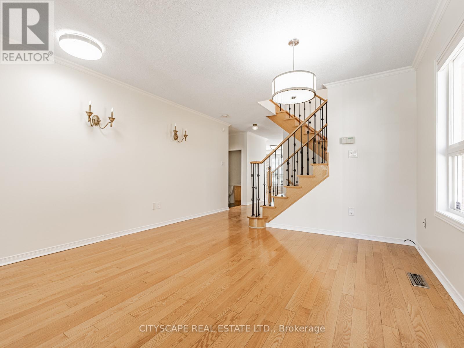 3270 Ridgeleigh Heights, Mississauga, Ontario  L5M 6R9 - Photo 11 - W13462830