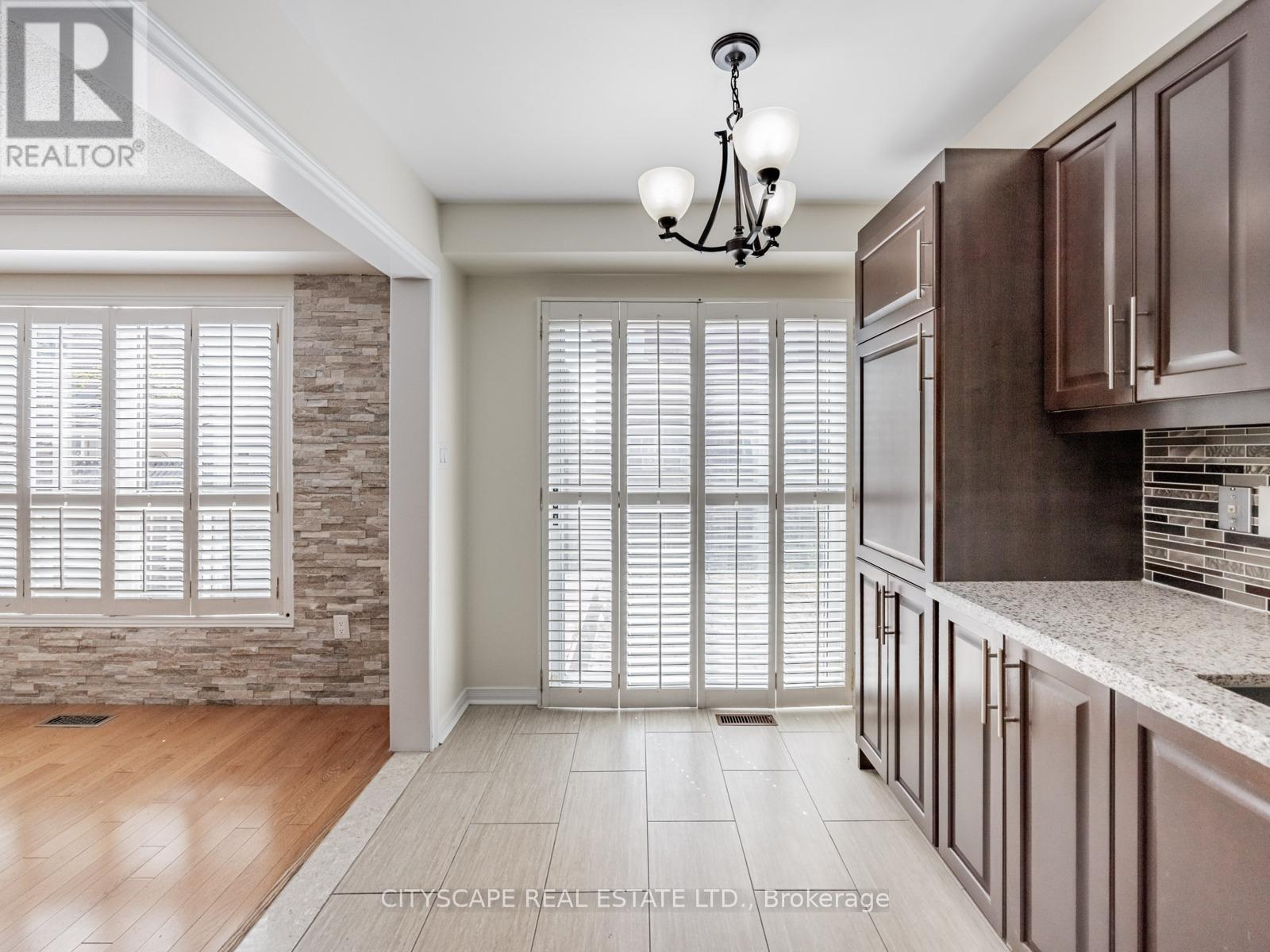 3270 Ridgeleigh Heights, Mississauga, Ontario  L5M 6R9 - Photo 19 - W13462830