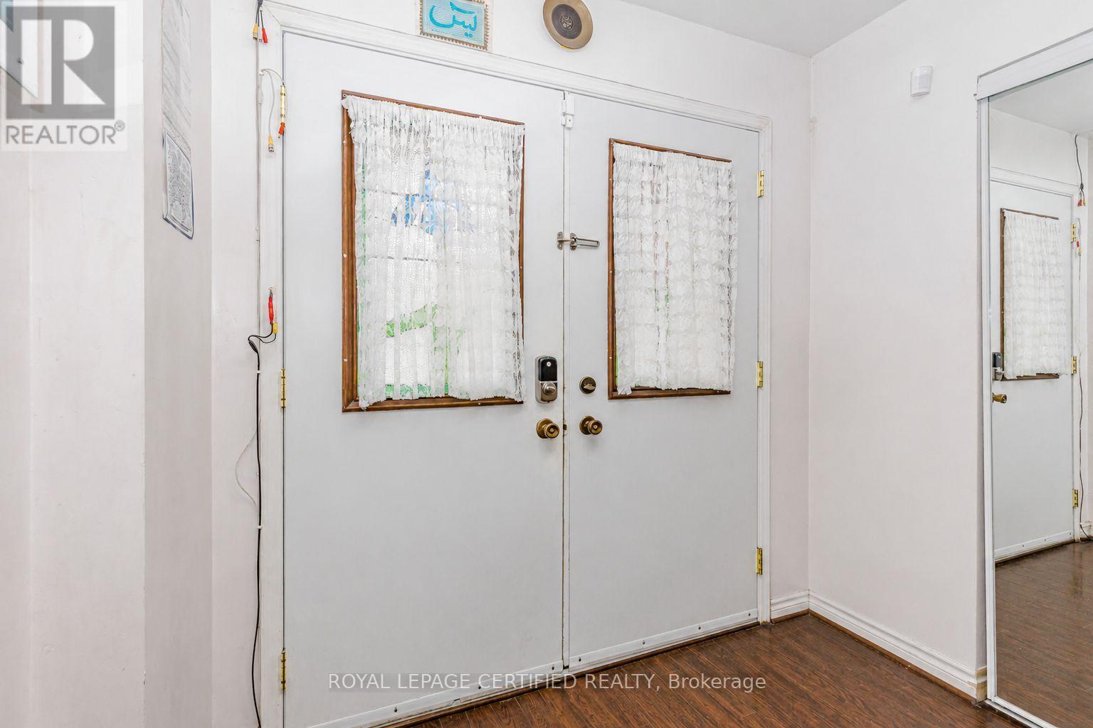11 Pearson Road, Brampton, Ontario  L6Y 2M9 - Photo 3 - W13462914