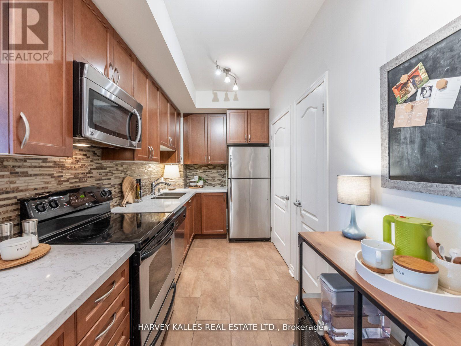421 - 3865 Lake Shore Boulevard W, Toronto, Ontario  M8W 0A2 - Photo 8 - W13462960