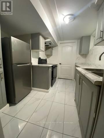 10 Beattie Avenue, Toronto, Ontario  M9W 2M3 - Photo 4 - W13462978