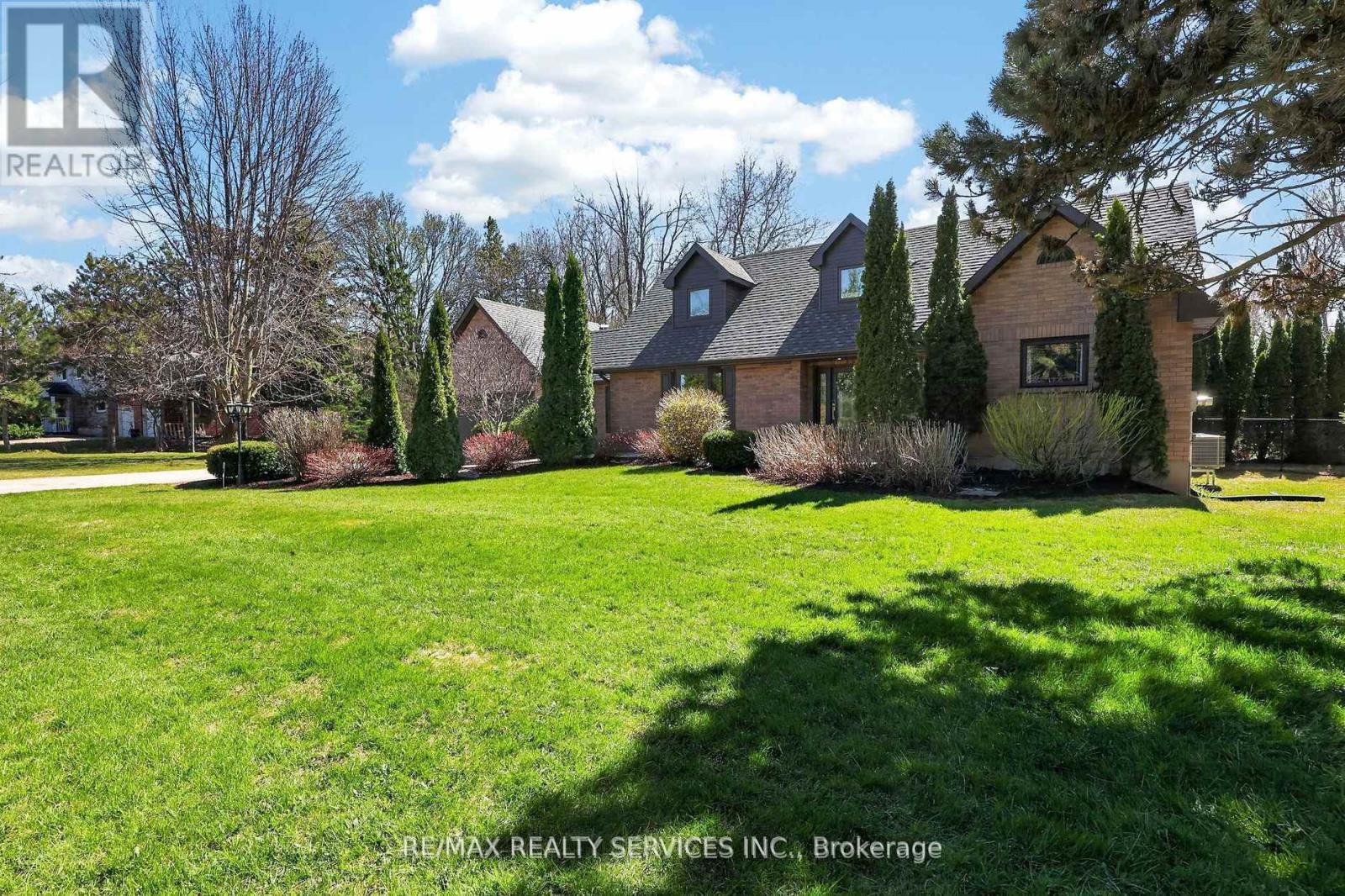 12 Glenn Court, Caledon, Ontario  L7K 0P2 - Photo 4 - W13462988