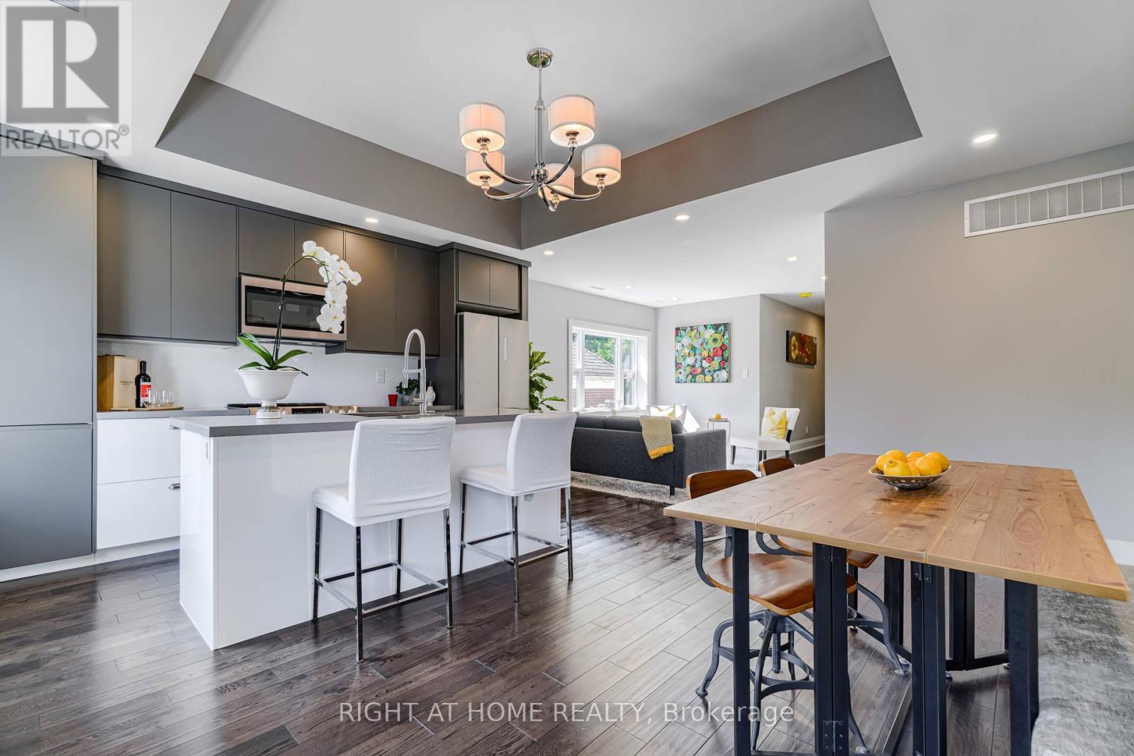 3 - 294 SOUTH KINGSWAY ROAD, Toronto, Ontario