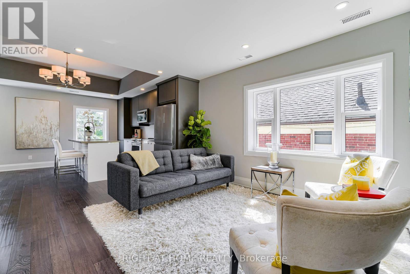3 - 294 South Kingsway Road, Toronto, Ontario  M6S 3T9 - Photo 4 - W13463088