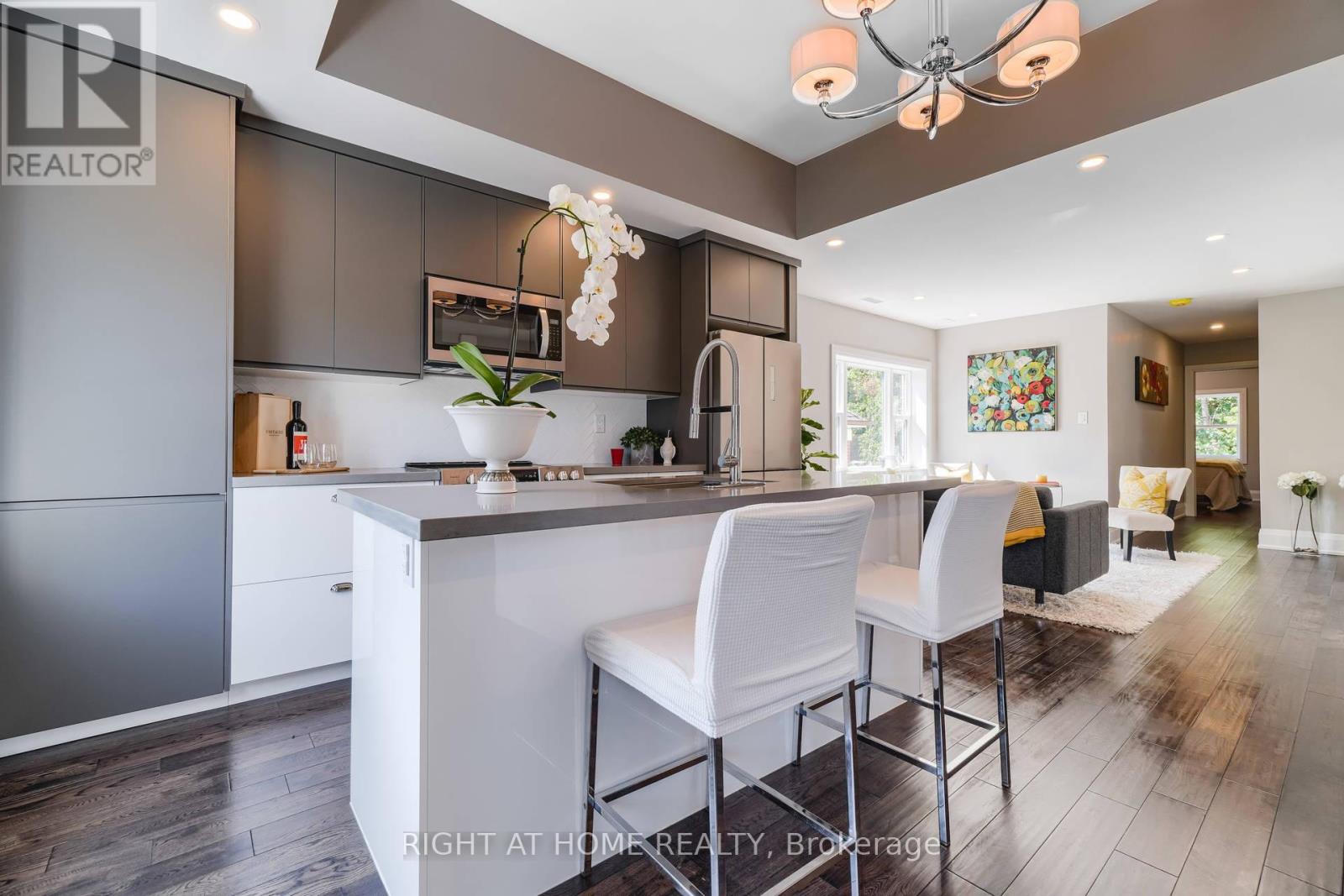 3 - 294 South Kingsway Road, Toronto, Ontario  M6S 3T9 - Photo 7 - W13463088