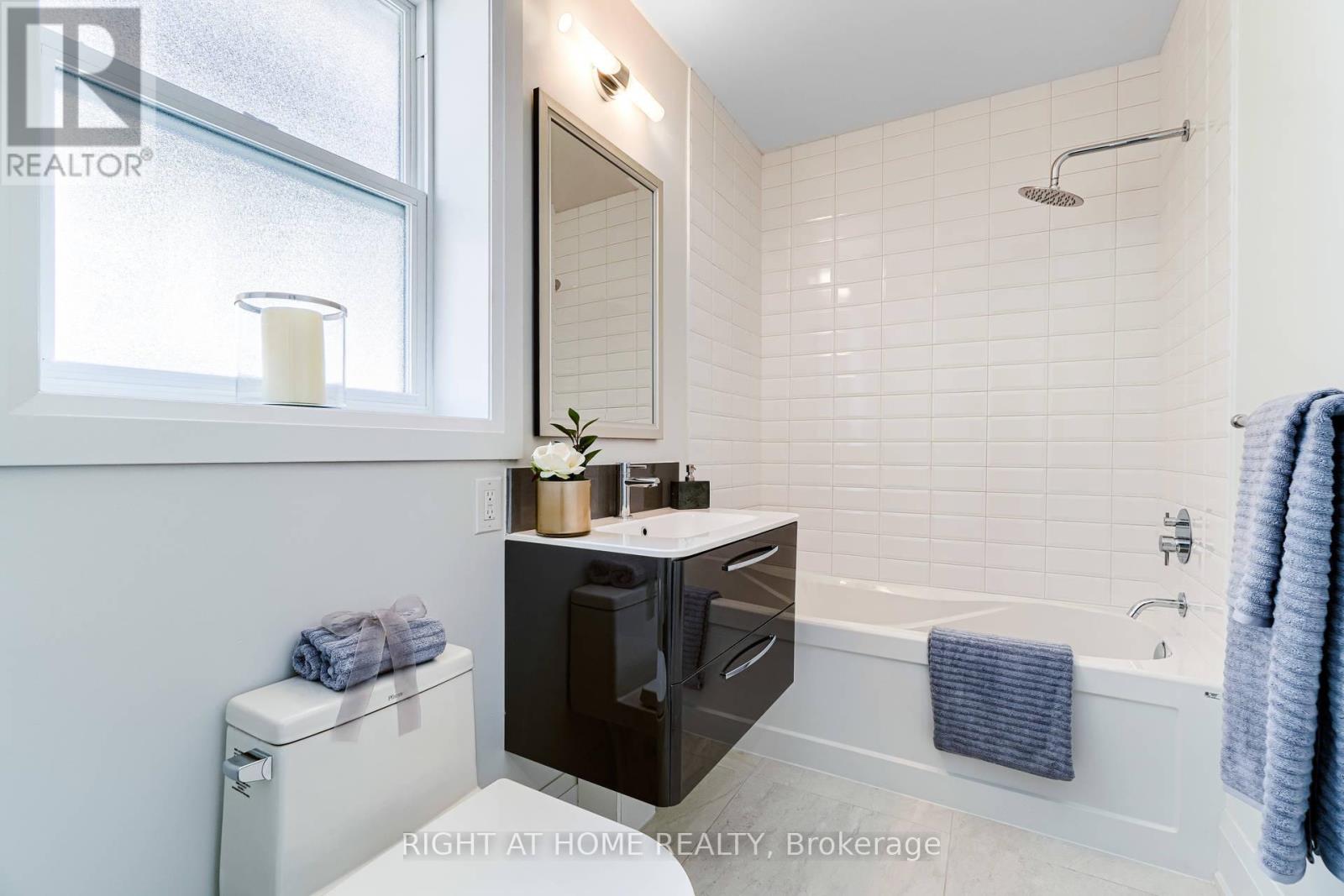 3 - 294 South Kingsway Road, Toronto, Ontario  M6S 3T9 - Photo 9 - W13463088