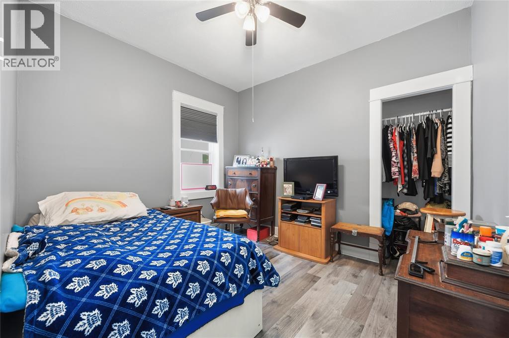 162 Richard Street, Sarnia photo 12