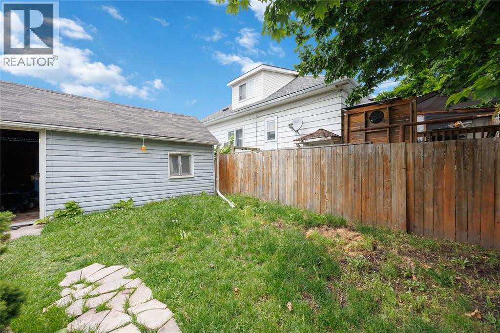 162 Richard Street, Sarnia photo 16