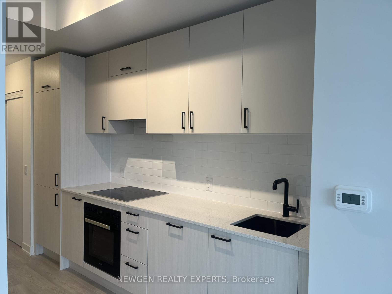 3206 - 5 Quarrington Lane, Toronto, Ontario  M3C 0S5 - Photo 4 - C13462924