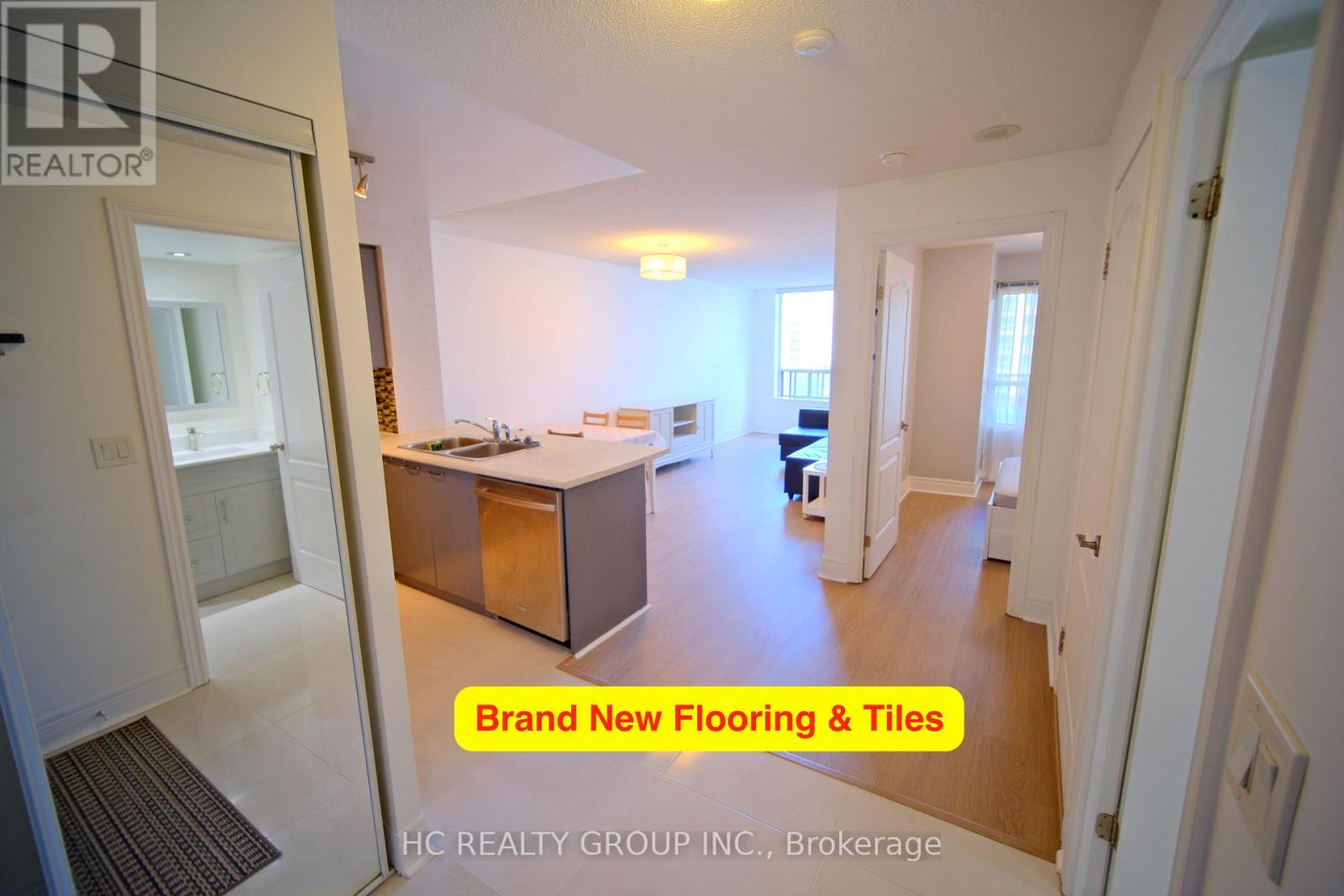 722 - 62 Suncrest Boulevard, Markham, Ontario  L3T 7Y6 - Photo 3 - N13462962